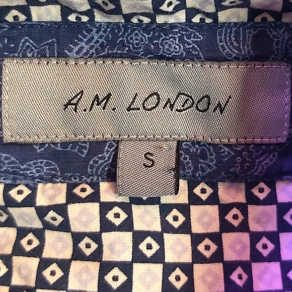 A.M. London Short Sleeve Blue Paisley Shirt in Small - Picture 3 of 5